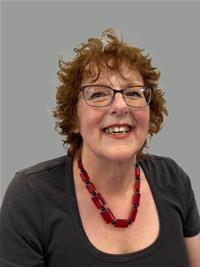 Profile image for Councillor Lynne Mortimer